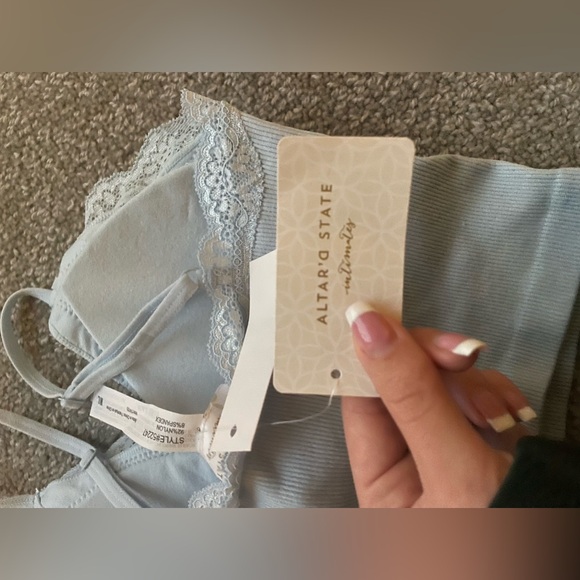 Alter’d State built in bra lace cami size M/L (i’m a small and fits me snugly) - Picture 2 of 5